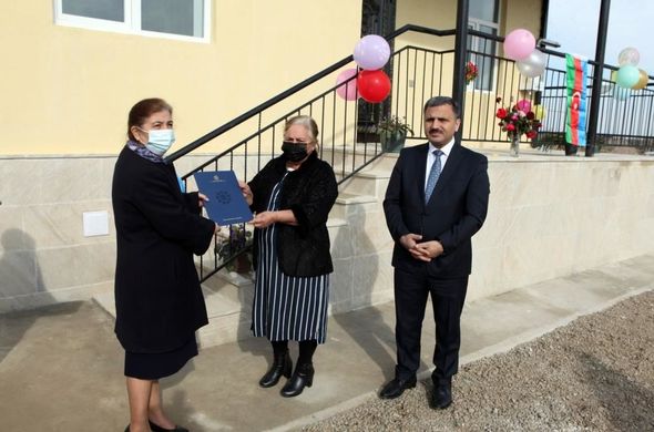 Daha dörd rayonda şəhid ailələrinə və Qarabağ müharibəsi əlillərinə ev verildi - FOTO