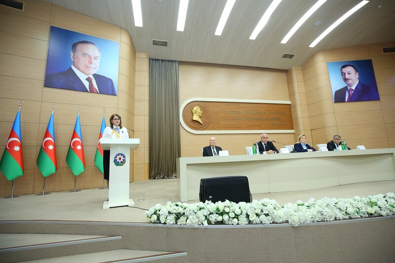 Binəqədidə müşavirə keçirildi - FOTOLAR
