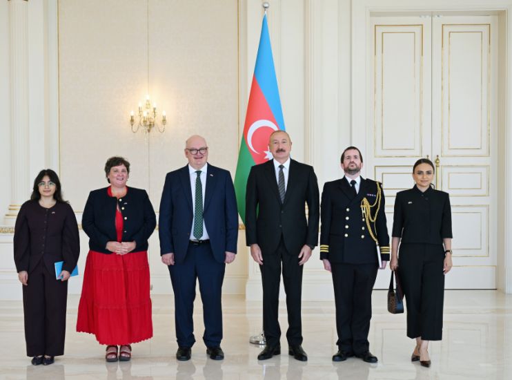 Prezident Britaniyanın Azərbaycanda yeni təyin olunmuş səfirinin etimadnaməsini qəbul etdi