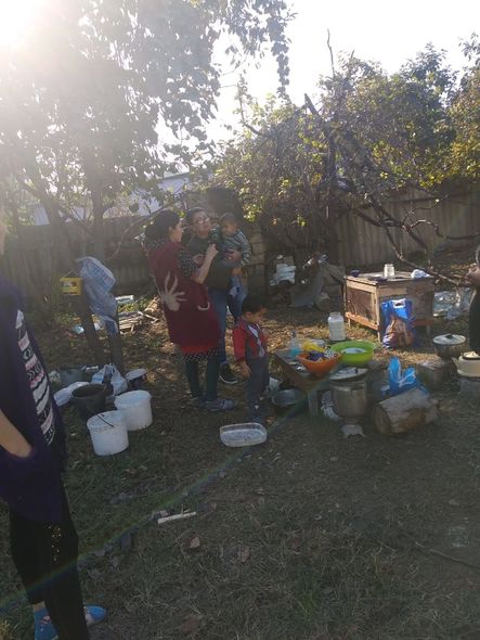 Böyük övlad qəbiristanlıqda yatır, kiçik isə soyuq döşəmədə uzanır: Ağdaşda dəhşətli hadisə - FOTO/VİDEO