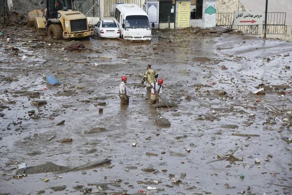 İranda ziyarətgah torpaq altında qaldı: Ölənlər və itkin düşənlər var - FOTO+VİDEO