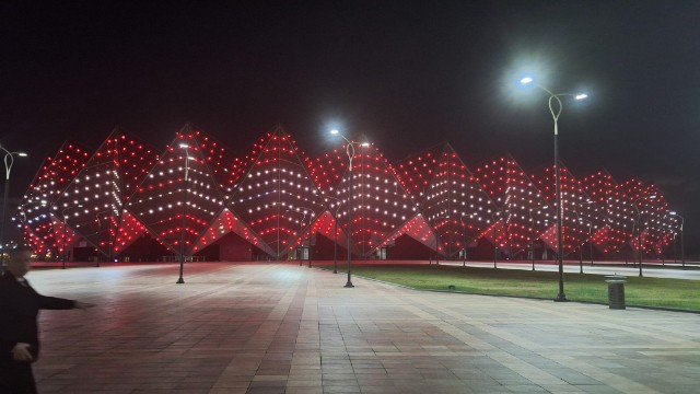 Bakı Kristal Zalı bu ölkənin bayrağının rəngləri ilə işıqlandırıldı