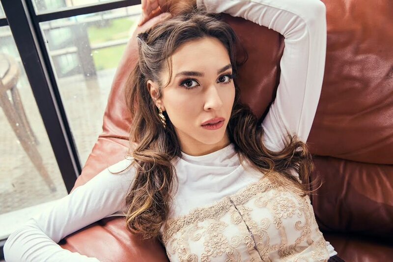 Zeynep Parla 'Kızılcık şerbeti'ndə