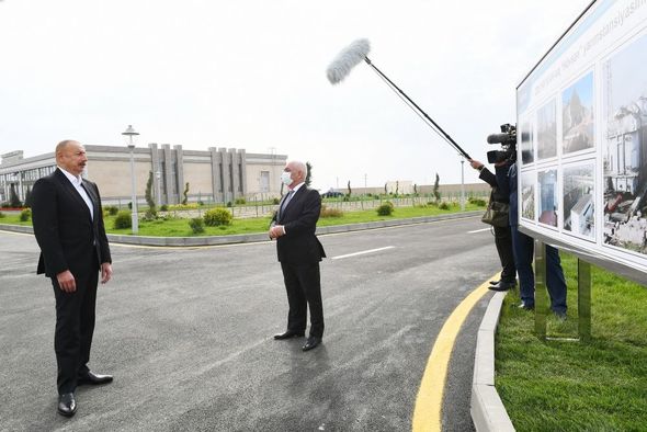 İlham Əliyev yarımstansiyaların açılışında - FOTO