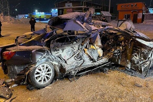 Rusiyada minik avtomobili ilə avtobusun toqquşması - 3 nəfər öldü