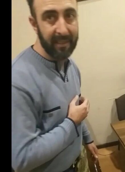 Hərbi geyimdə, özünü qazi kimi göstərib insanları aldadan şəxs saxlanıldı - FOTO