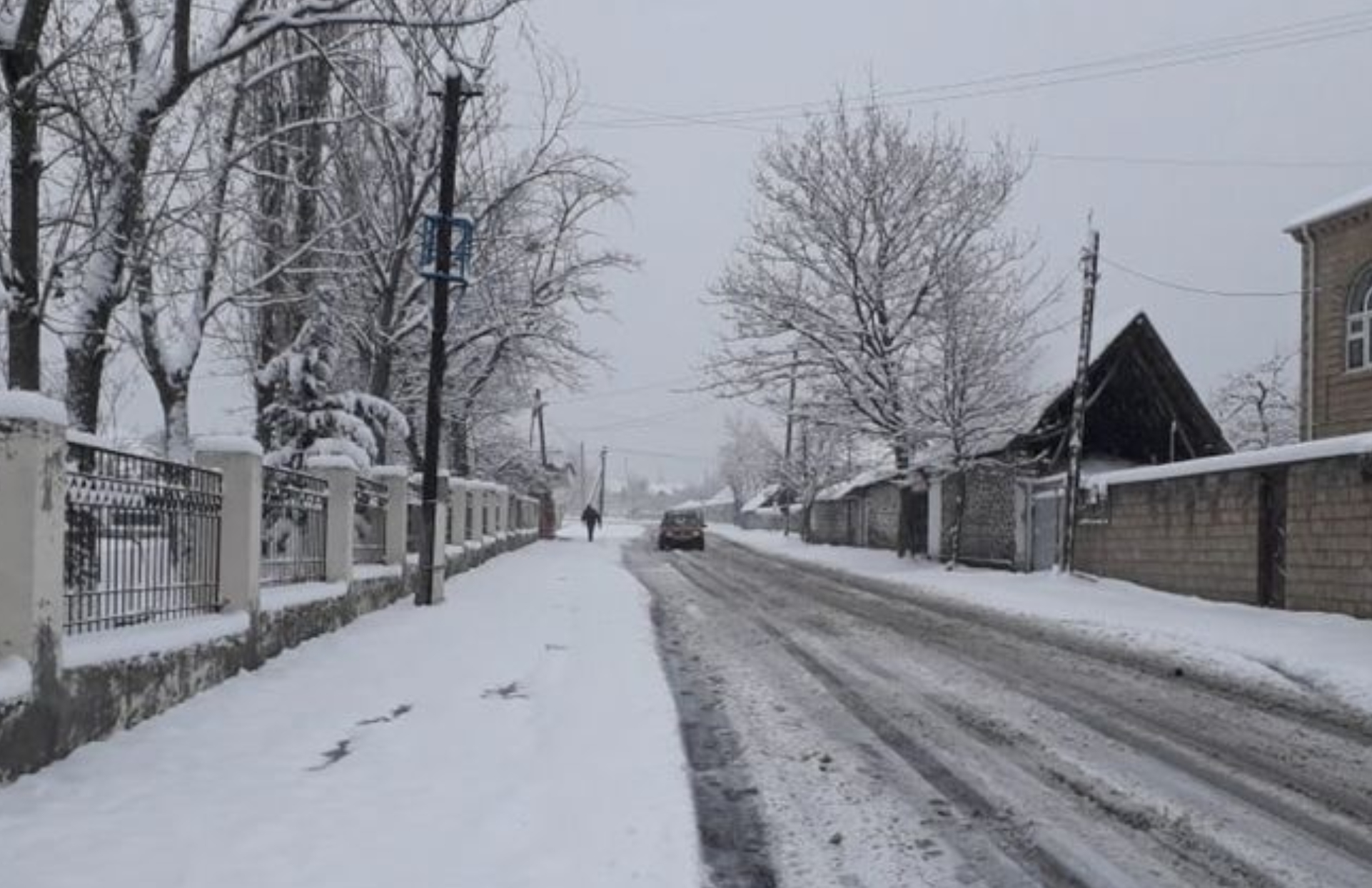 Bu rayonlara güclü qar yağdı: Yollar buz bağladı - FOTO