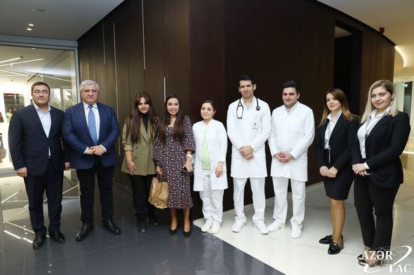 Leyla Əliyeva ixtioz, kəpənək və immundefisit xəstəliyindən əziyyət çəkən uşaqlarla görüşüb - FOTO