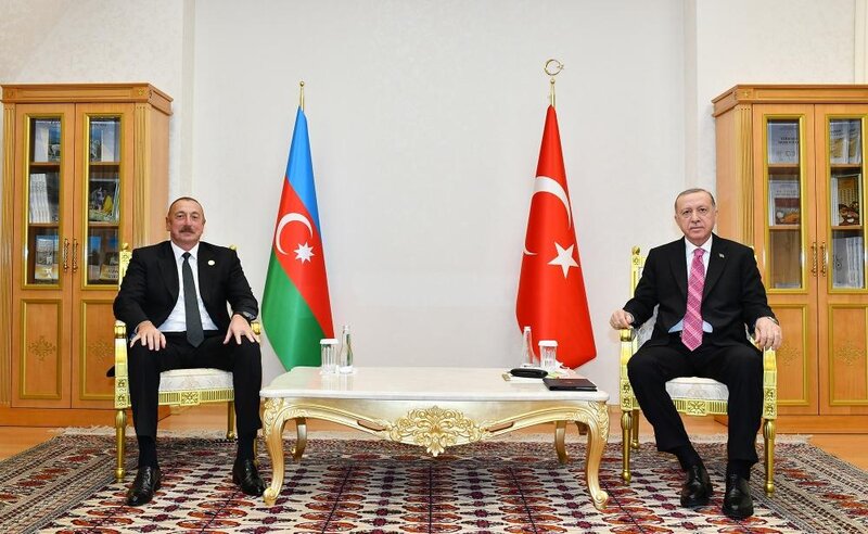 İlham Əliyev Aşqabadda Rəcəb Tayyib Ərdoğanla görüşüb