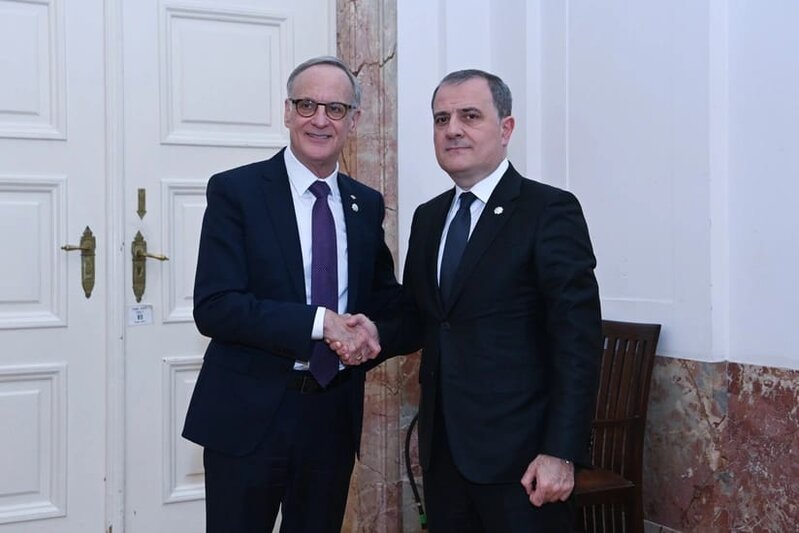 Azərbaycan və Kanada rəsmiləri ikitərəfli əməkdaşlığı müzakirə ediblər