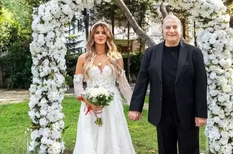 Ərbil toy fotolarını sildi