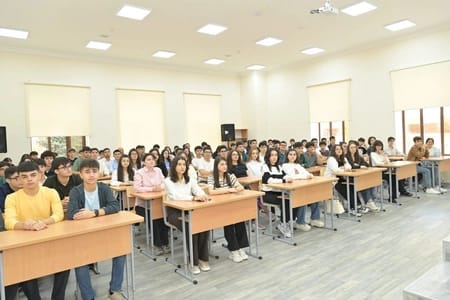 Emin Əmrullayev və Erol Özvar Türkiyə–Azərbaycan Universitetində tələbələrlə görüşüblər