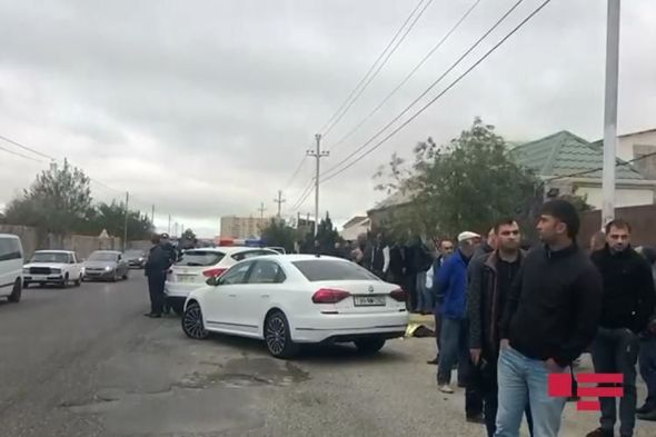Azərbaycanda Vəkil Bürosunun müdiri avtomobillə qadının üstündən keçdi - FOTO