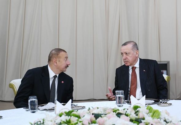İlham Əliyev TANAP-ın Avropa ilə birləşən hissəsinin açılış mərasimindən sonra verilən ziyafətdə - FOTO