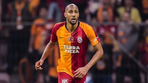 "Qalatasaray" daha bir futbolçusu ilə YOLLARINI AYIRIR