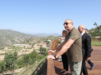 Prezident İlham Əliyevə Laçın şəhərinin Baş planı təqdim olunub