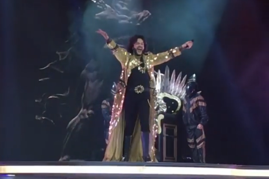 Filip Kirkorov Bakıdakı konsertində tamaşaçıları Azərbaycan dilində salamladı - VİDEO