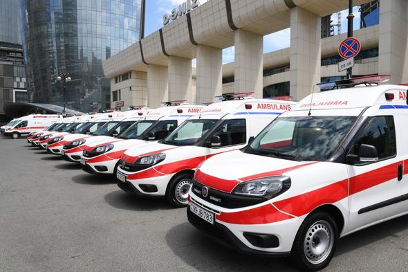 İlham Əliyevin tapşırığı ilə ölkəmizə yeni təcili tibbi yardım avtomobilləri gətirilib - FOTO