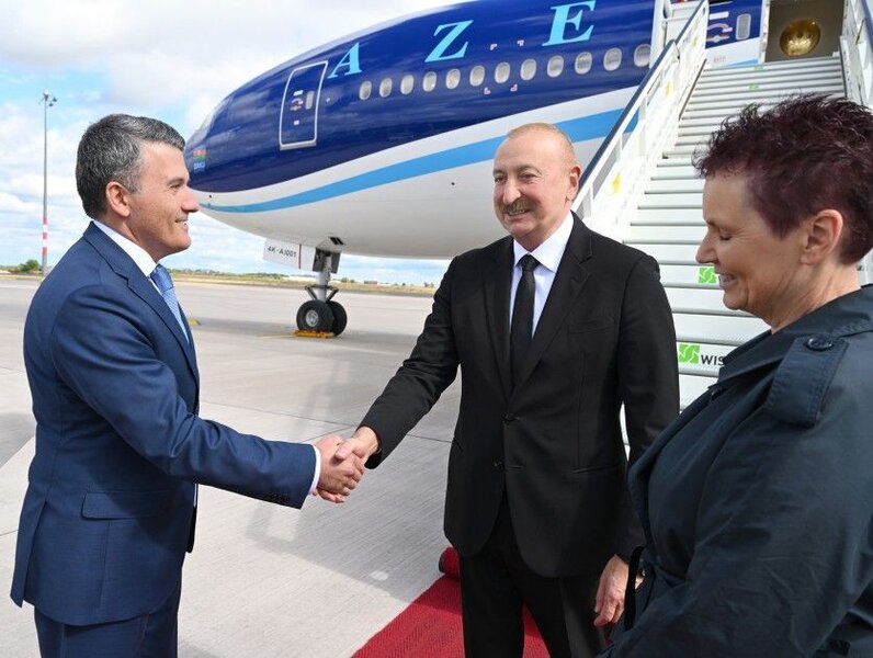 İlham Əliyev Almaniyaya səfər etdi - FOTOLAR