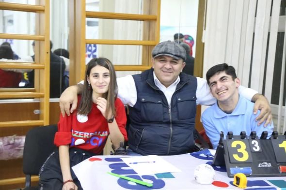 Cəmiyyətin baxışını darmadağın edən cütlük: "Şokolad alıb evlilik təklif etdim" - MÜSAHİBƏ