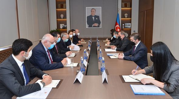 Ceyhun Bayramov TBMM-in Xarici əlaqələr komissiyasının sədrini qəbul edib - FOTO