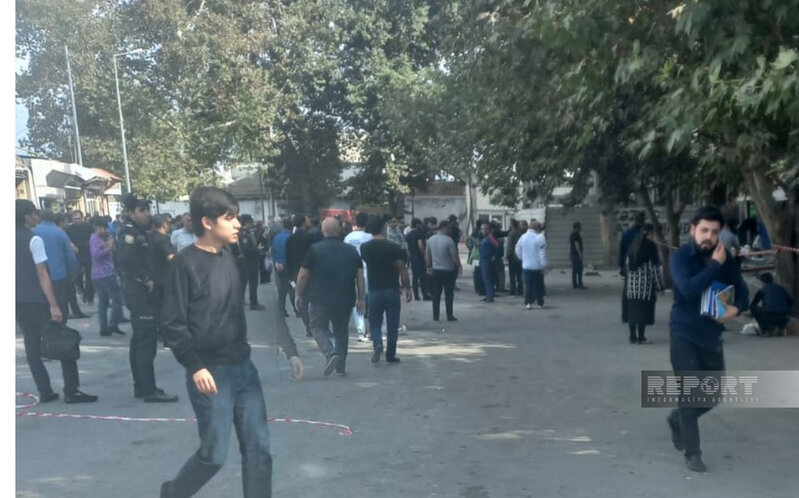 Azərbaycanda ticarət mərkəzinin bir hissəsi çökdü