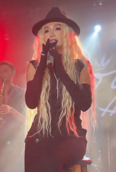 Röyanın izdihamlı konsertindən - FOTOLAR