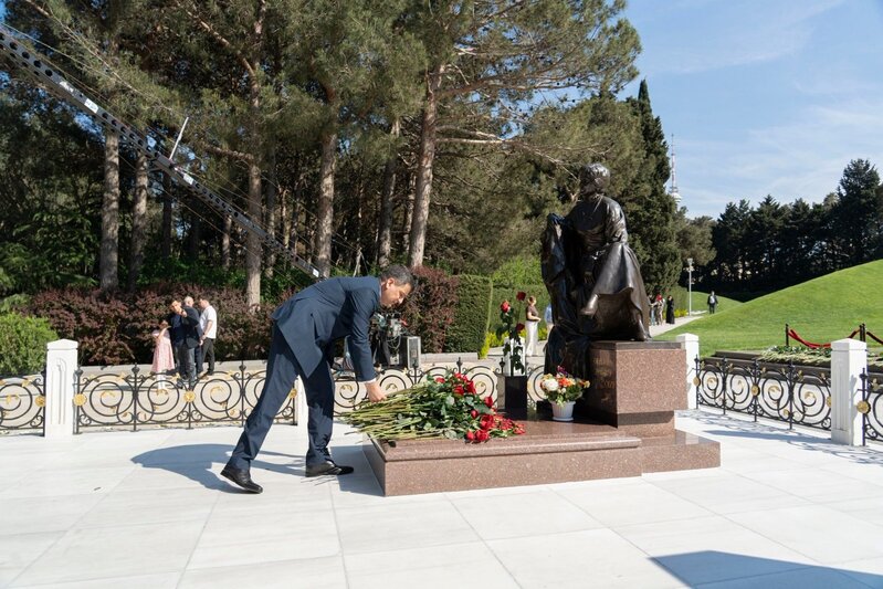 İCMA üzvləri Fəxri xiyabanı ziyarət etdilər - FOTO