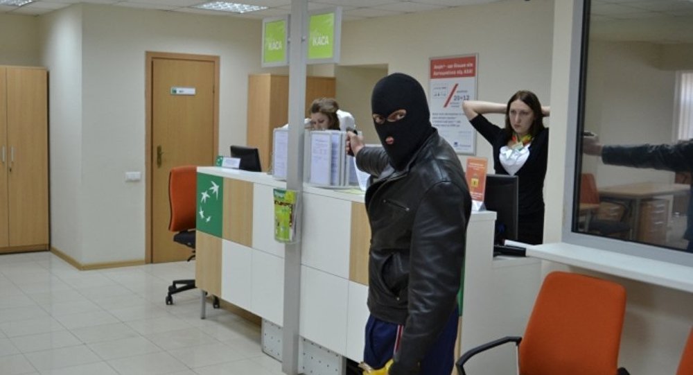 Ermənistandakı misli görünməmiş bank soyğunun sirri - VİDEO