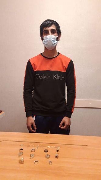 Astarada kişi yeniyetmə qohumu ilə evdən qızıl oğurladı - FOTO