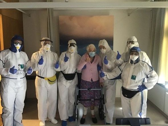 İki dünya müharibəsi və üç epidemiyadan sağ çıxan 103 yaşlı qadın - FOTO