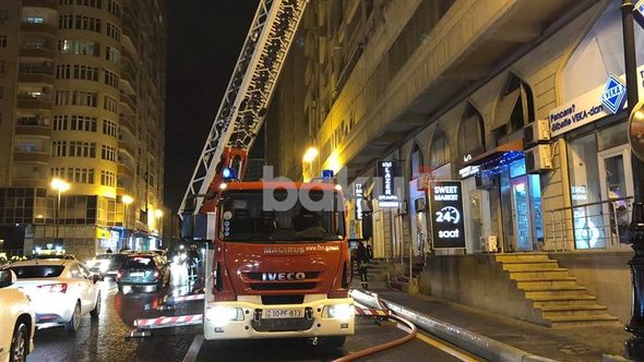 Siqaret kötüyü Bakıda hündürmərtəbəli binada yanğına səbəb oldu - FOTO 