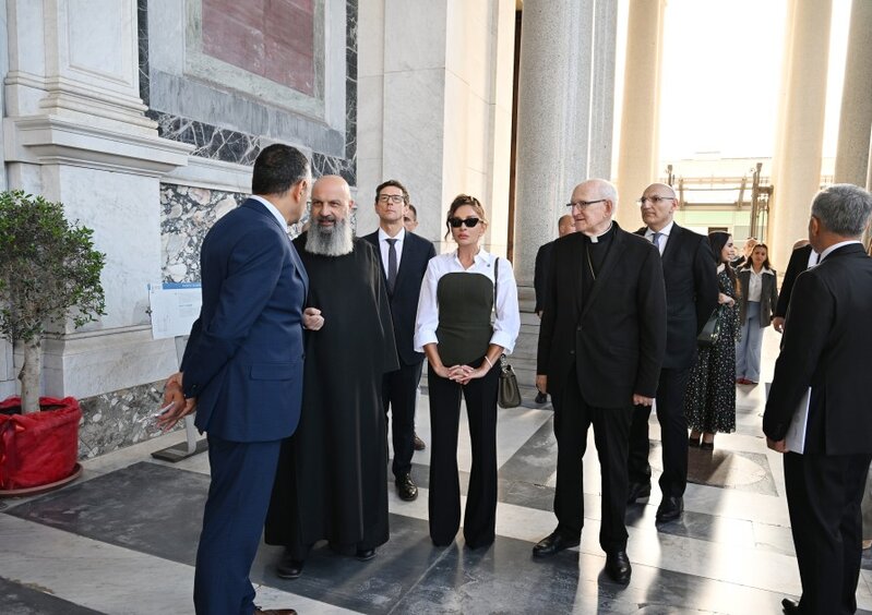 Birinci vitse-prezident bazilikadakı bərpa işləri ilə tanış oldu - FOTOLAR