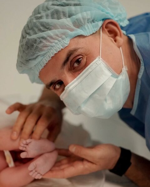 Məşhur müğənni ata oldu - FOTOLR