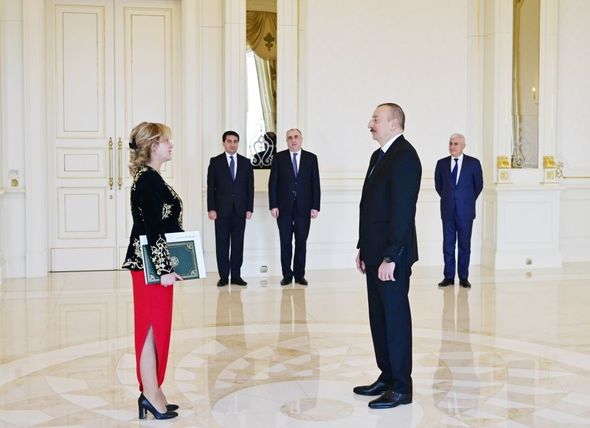İlham Əliyev ölkəmizə yeni təyin olunmuş səfirləri qəbul etdi - YENİLƏNİB + FOTO