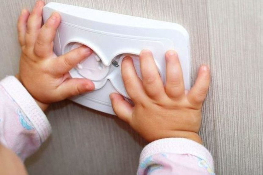 Bakıda üç yaşlı uşaq elektrik cərəyanı vurması nəticəsində öldü