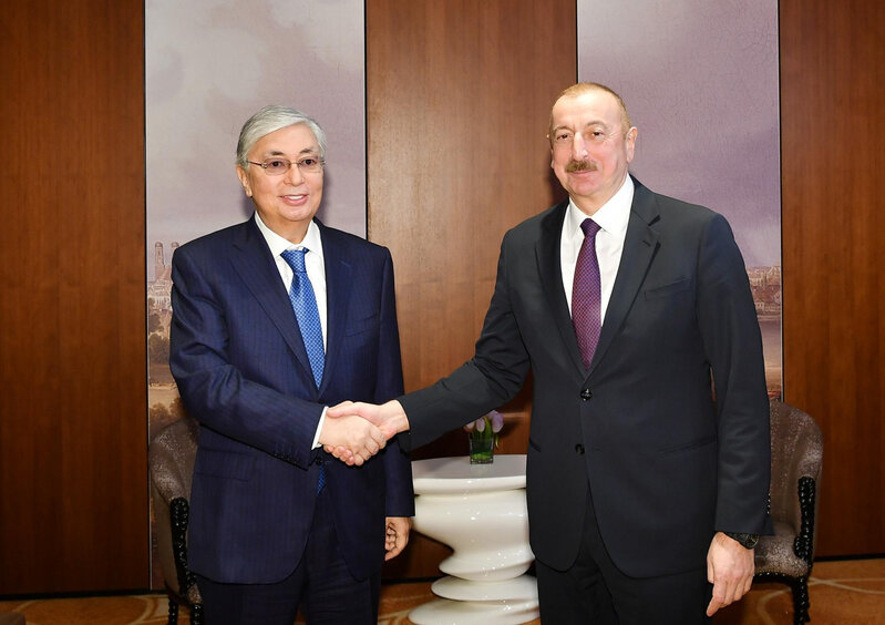 İlham Əliyev Qazaxıstan Prezidentinə zəng etdi