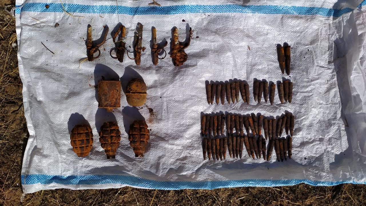 Bakıda beş qumbara və 59 patron aşkarlandı - FOTO