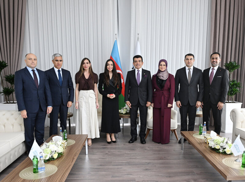 Leyla və Arzu Əliyevalar rəsmi açılışda - FOTOLAR
