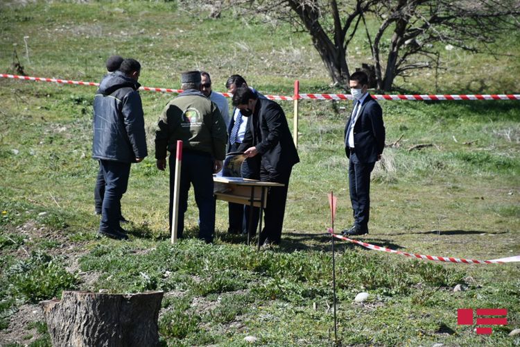 Xarici diplomatlar Qubadlıda düşmənin törətdiyi ekoloji terroru öz gözləri ilə gördülər - FOTO