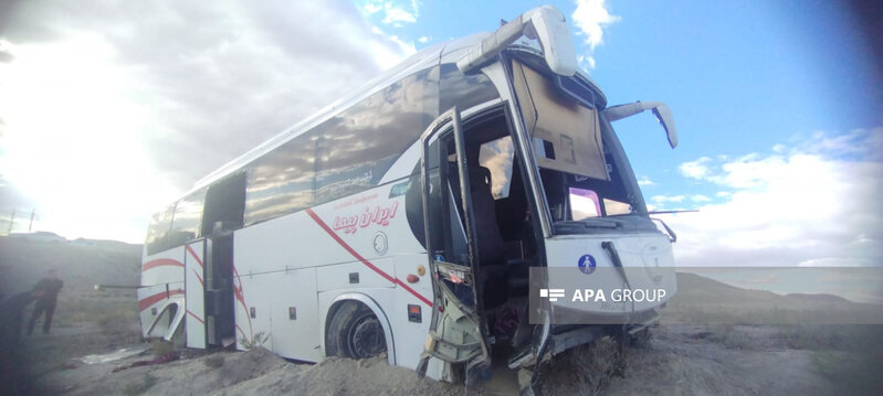 Avtobus dərəyə aşıb, 16 nəfər xəsarət ALIB — Yenilənib 