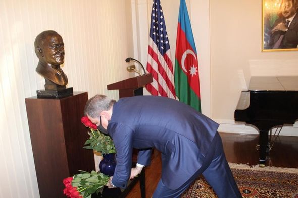 Ceyhun Bayramov Azərbaycanın ABŞ-dakı səfirliyini ziyarət edib - FOTO