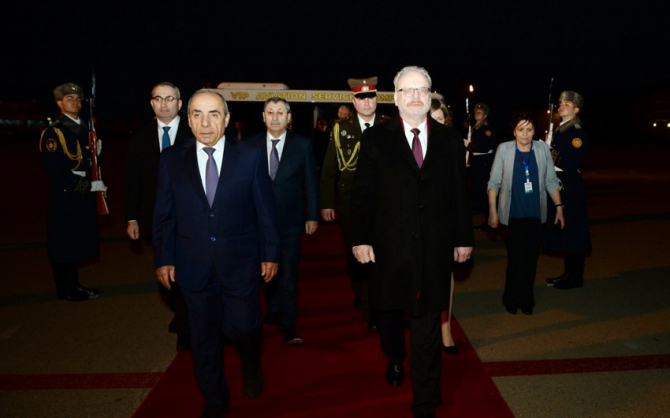 Latviya Prezidenti Azərbaycana rəsmi səfərə gəlib - FOTO