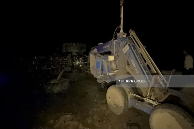 Azərbaycanda dəhşətli qəza: 5 nəfər yanaraq öldü - FOTO
