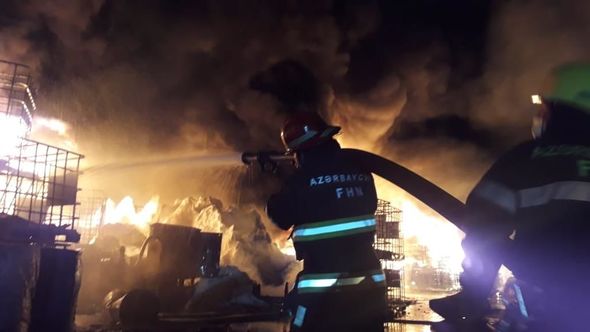 FHN "Sobsan" boya fabrikindəki yanğının görüntülərini yayımladı - YENİLƏNİB+FOTO/VİDEO