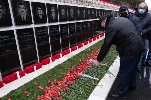Gənclər təşkilatları 20 Yanvar şəhidlərinin xatirəsini yad etdilər - FOTO