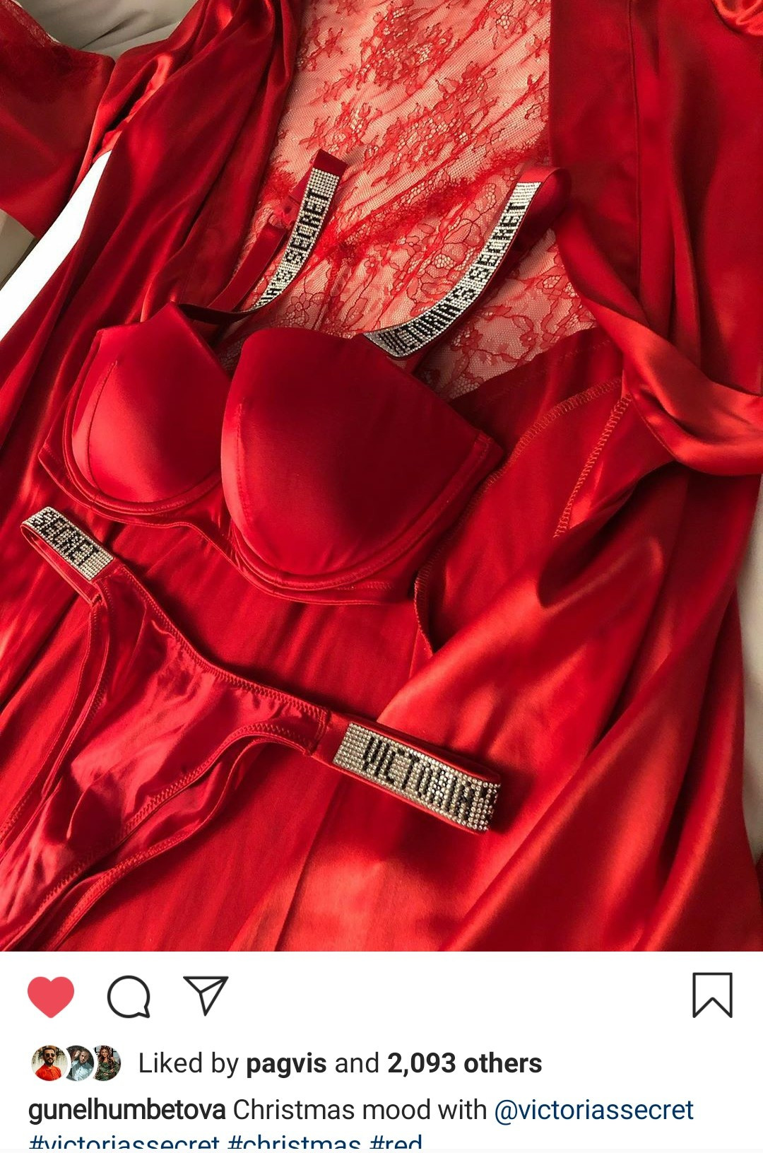 Azərbaycanlı aparıcı "Victoria Secret"in alt paltarında - FOTO