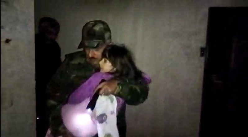 FHN Kürdəxanıdan əməliyyat görüntülərini yaydı - 9 uşaq xilas edildi - FOTO/VİDEO