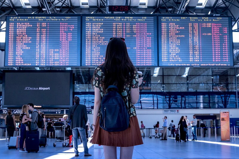 Moskva aeroportlarında reyslər kütləvi şəkildə təxirə salınıb, bəziləri ləğv edilib