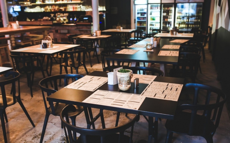İki kafe karantinə rəğmən fəaliyyət göstərirmiş